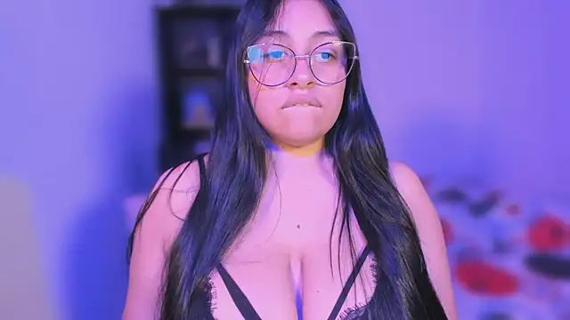 Snapshot of Soysofiarodrigu chatting on 5, 3, 2025 Soysofiarodrigu online show from 5, 3, 2025