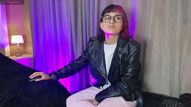 tati cardenas online show from 13, 3, 2025