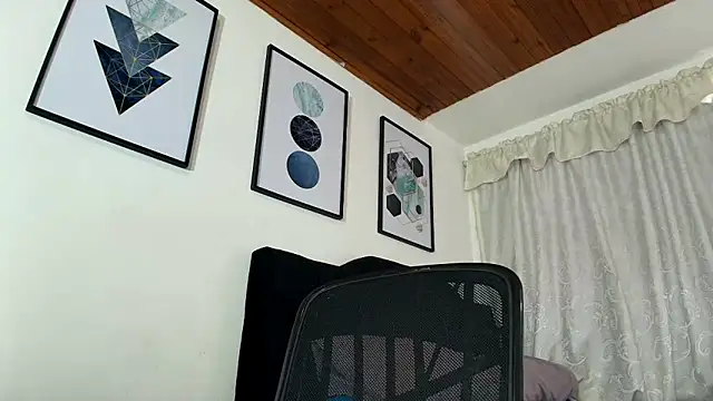 sam her online show from 2, 11, 2025