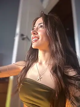 Snapshot of lauravasquez chatting on 15, 5, 2026 lauravasquez online show from 15, 5, 2026