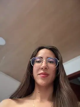 Snapshot of lauravasquez chatting on 26, 2, 2025 lauravasquez online show from 26, 2, 2025
