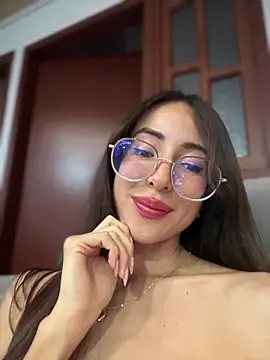 Snapshot of lauravasquez chatting on 22, 2, 2025 lauravasquez online show from 22, 2, 2025