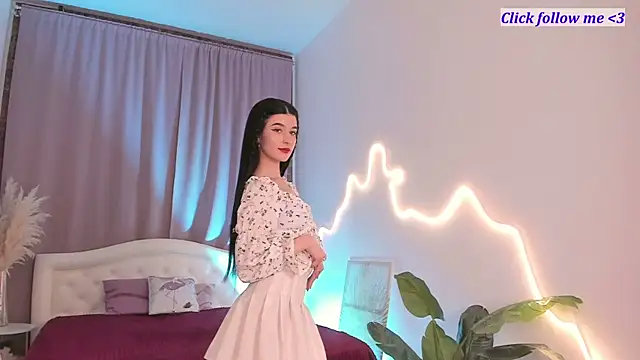 LauraCoy online show from 10, 4, 2026