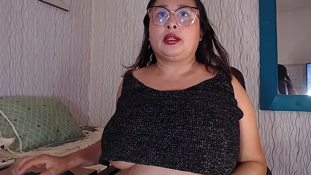 NadiaWhite online show from 15, 10, 2025