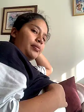 moncerrat luna online show from 2, 11, 2025