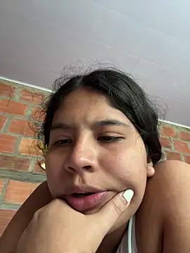 moncerrat luna online show from 5, 1, 2026