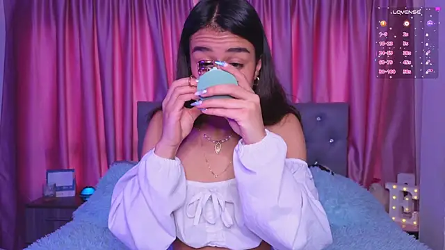 Emiily Scott1 online show from 5, 12, 2025