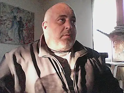 Snapshot of Paolino_8316 chatting on 9, 11, 2025 Paolino 8316 online show from 9, 11, 2025