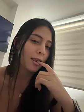 Sophie  Foxxx online show from 16, 4, 2026