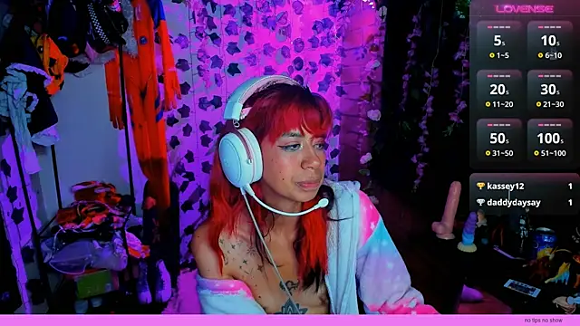 Roxanbunny1 online show from 27, 1, 2025