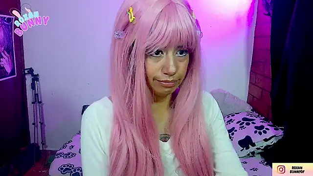 Snapshot of Roxanbunny1 chatting on 5, 11, 2025 Roxanbunny1 online show from 5, 11, 2025