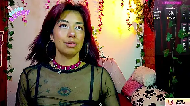 Snapshot of Roxanbunny1 chatting on 27, 11, 2025 Roxanbunny1 online show from 27, 11, 2025