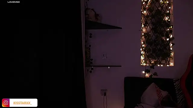 Snapshot of kisstarxxx chatting on 6, 7, 2026 kisstarxxx online show from 6, 7, 2026