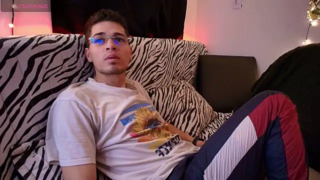 kisstarxxx online show from 15, 2, 2026