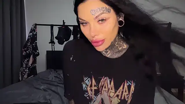 claudiacvc95 online show from 28, 10, 2025