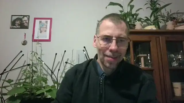 Snapshot of ptitcanard60600 chatting on 18, 5, 2026 ptitcanard60600 online show from 18, 5, 2026