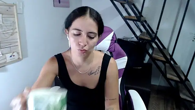 Snapshot of samantha_baby_ chatting on 12, 11, 2025 samantha baby online show from 12, 11, 2025