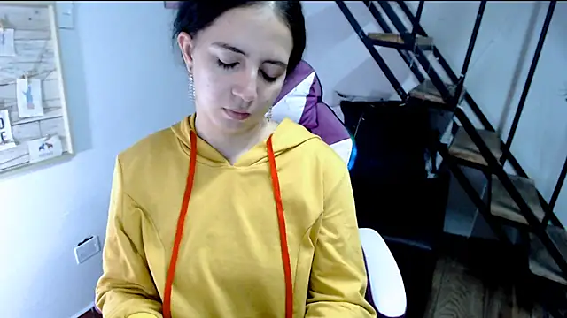 samantha baby  online show from 18, 9, 2025