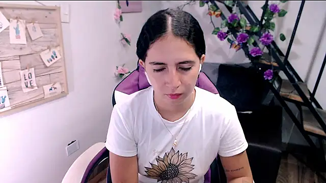 samantha baby  online show from 19, 5, 2026