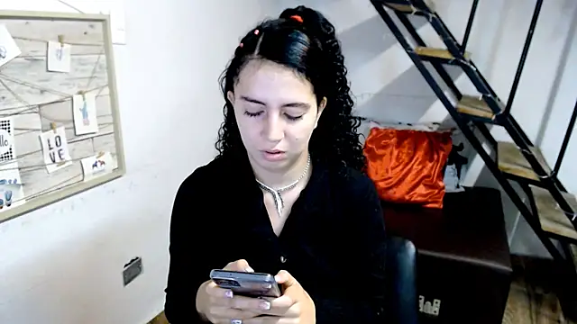 samantha baby  online show from 14, 3, 2025