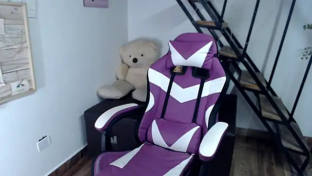 Snapshot of samantha_baby_ chatting on 31, 10, 2025 samantha baby online show from 31, 10, 2025