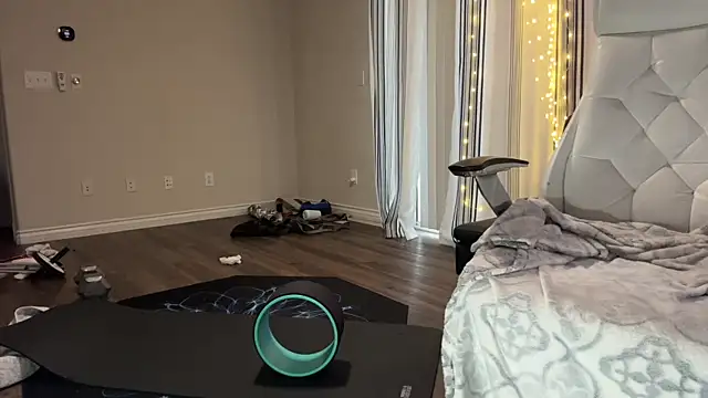 Snapshot of alexmannd chatting on 23, 10, 2025 alexmannd online show from 23, 10, 2025