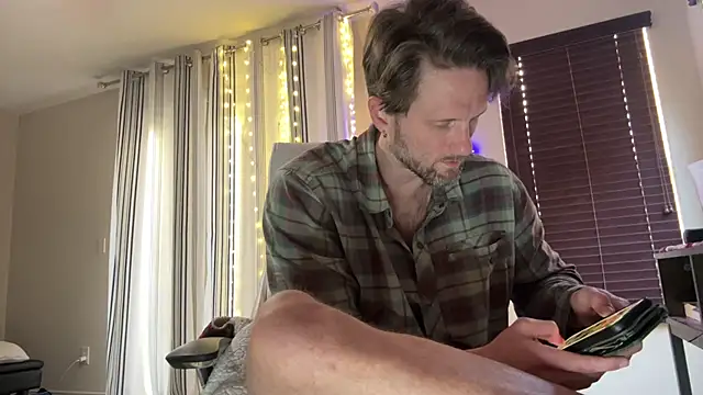 Snapshot of alexmannd chatting on 17, 10, 2025 alexmannd online show from 17, 10, 2025