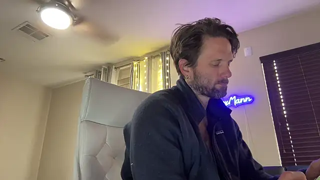 Snapshot of alexmannd chatting on 31, 10, 2025 alexmannd online show from 31, 10, 2025