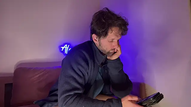 Snapshot of alexmannd chatting on 19, 11, 2025 alexmannd online show from 19, 11, 2025