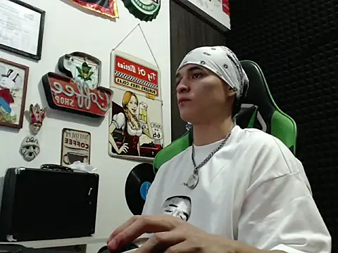 Curly Angel24 online show from 30, 11, 2025