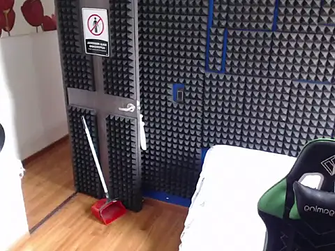 Curly Angel24 online show from 28, 11, 2025