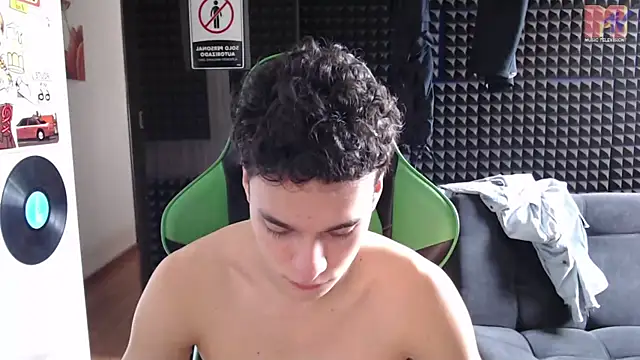 Curly Angel24 online show from 15, 12, 2025