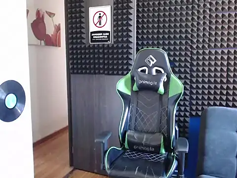 Curly Angel24 online show from 20, 12, 2025