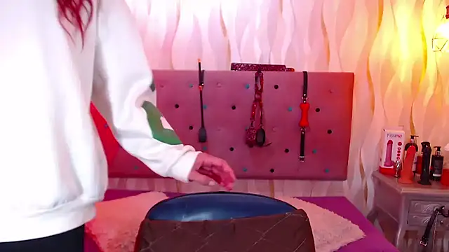 IsabelaLatina online show from 6, 1, 2026