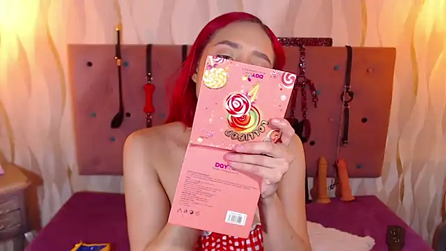 IsabelaLatina online show from 19, 12, 2025