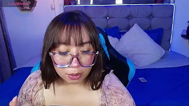 Snapshot of Kata_Bigboobs chatting on 9, 7, 2026 Kata Bigboobs online show from 9, 7, 2026