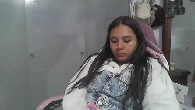 Snapshot of Charis_21 chatting on 10, 5, 2026 Charis 21 online show from 10, 5, 2026