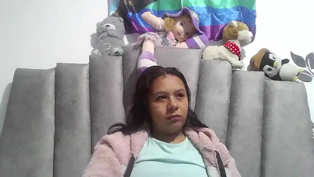 Snapshot of Charis_21 chatting on 28, 4, 2026 Charis 21 online show from 28, 4, 2026
