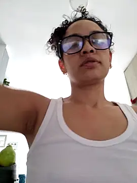 Snapshot of angela__98 chatting on 11, 5, 2026 angela 98 online show from 11, 5, 2026