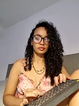 Snapshot of angela__98 chatting on 10, 5, 2026 angela 98 online show from 10, 5, 2026