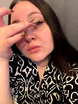 Snapshot of ihaveasecret_ chatting on 9, 10, 2025 ihaveasecret online show from 9, 10, 2025