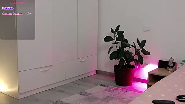 Snapshot of YourSweetSinn chatting on 16, 10, 2025 YourSweetSinn online show from 16, 10, 2025