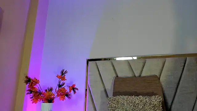 NoraDasilva online show from 24, 11, 2025