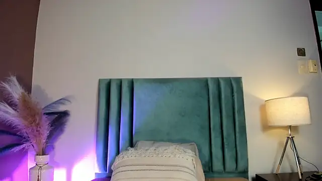 NoraDasilva online show from 23, 2, 2026