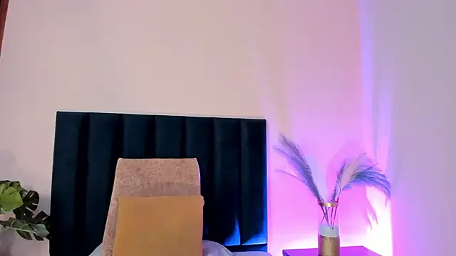 NoraDasilva online show from 14, 11, 2025