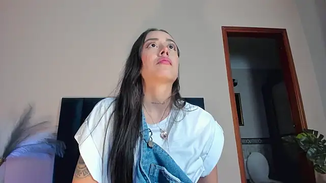 NoraDasilva online show from 31, 10, 2025