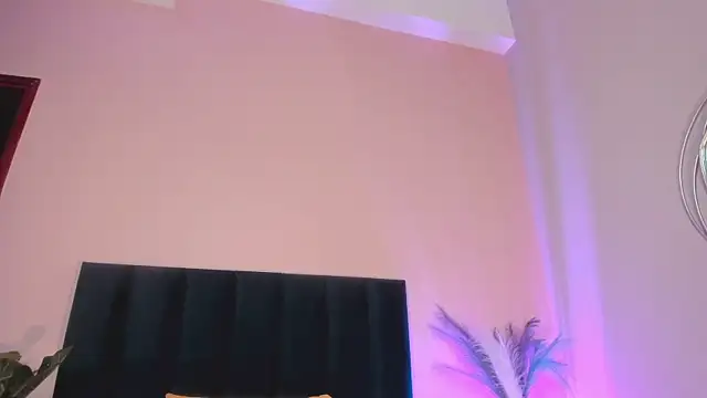 NoraDasilva online show from 4, 12, 2025