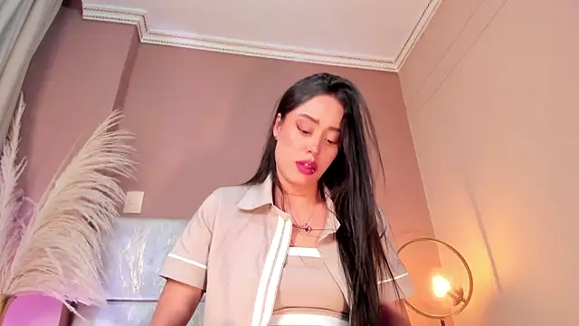 NoraDasilva online show from 8, 11, 2025