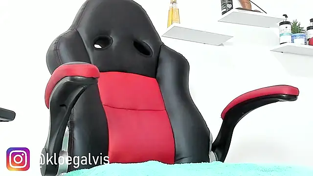 Kloe-squirts online show from 23, 11, 2025