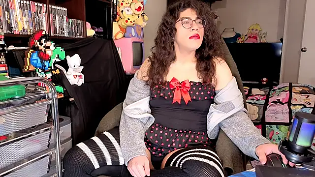 Snapshot of ShinyCherub chatting on 8, 5, 2026 ShinyCherub online show from 8, 5, 2026